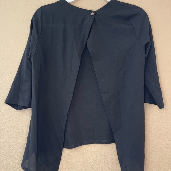 Women’s Mid Length Sleeve Dress Shirt - Picture 2 of 2